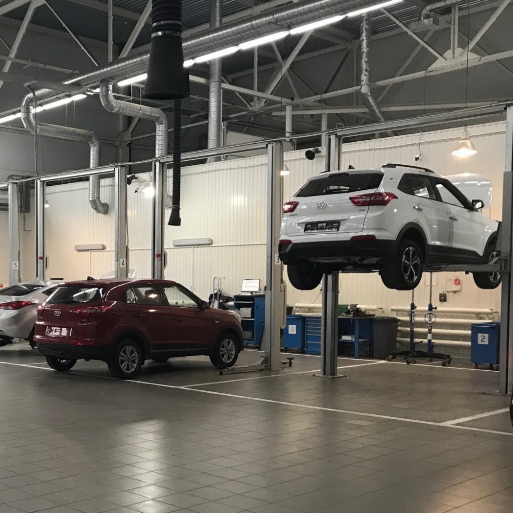 Hyundai Creta на подъёмнике в сервисе ААА Моторс
