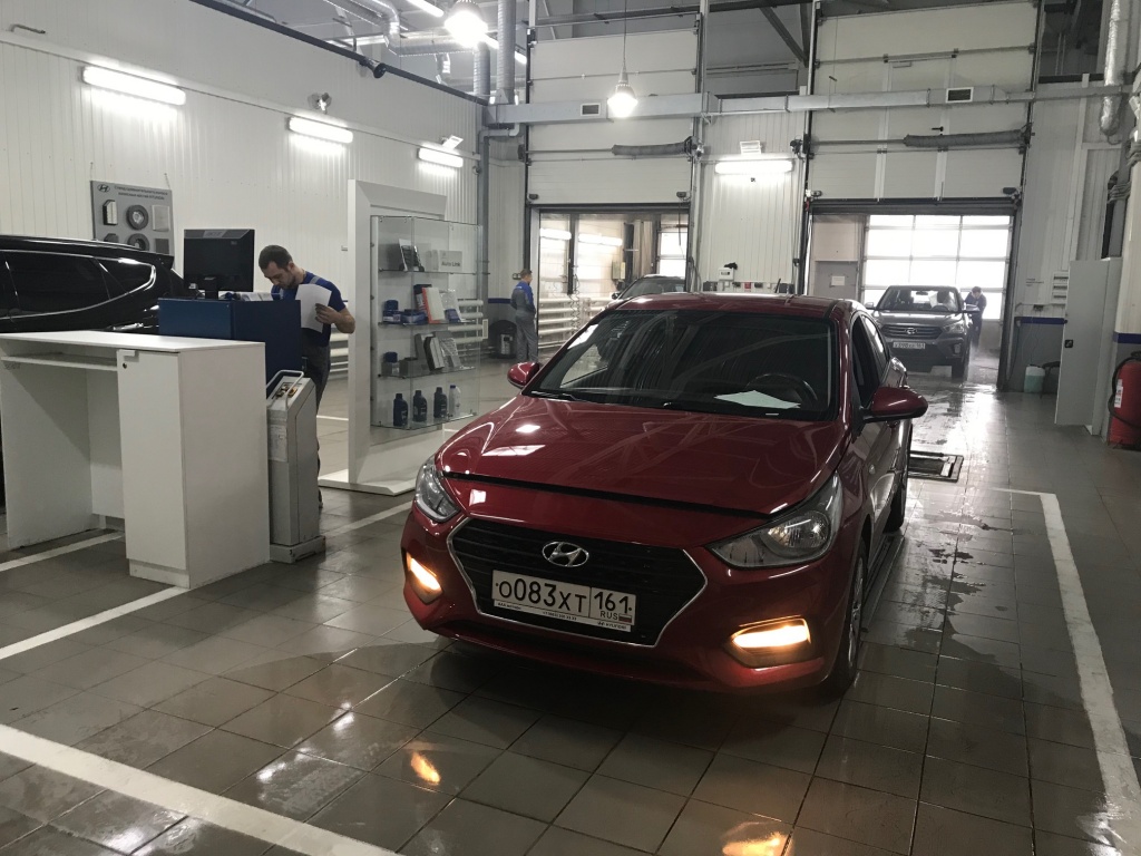 Стойка приёмки сервиса Hyundai ААА Моторс